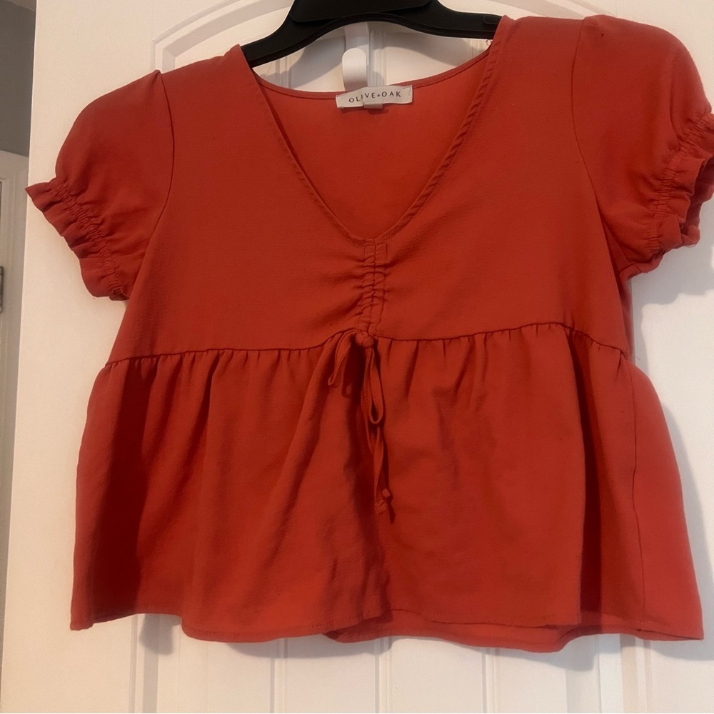 🍒 Olive & Oak Coral Top with Gathered Front Size S - Picture 6 of 6